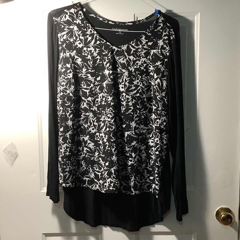 Croft & Barrow Black and White Floral Long Sleeve Top